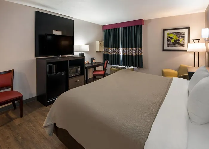 Quality Inn & Suites Cincinnati I-275